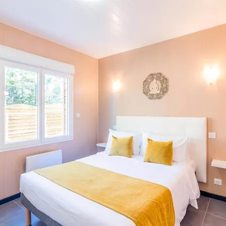 2 De L'oree Du Bois Thenon