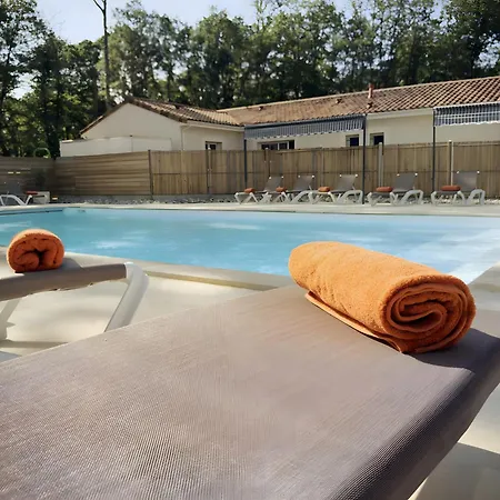 2 De L'oree Du Bois * Thenon